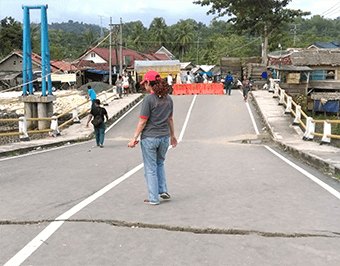 Jembatan menuju Hotel di Pangandaran sementara terputus
