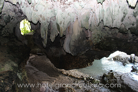 Goa Panggung objek wisata di Pangandaran