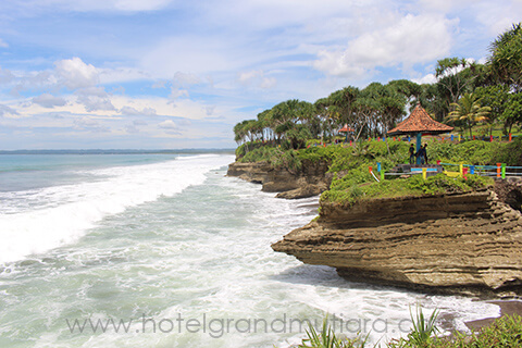 Pantai Batu Hiu Pangandaran objek wisata yang sangat menarik di Pangandaran
